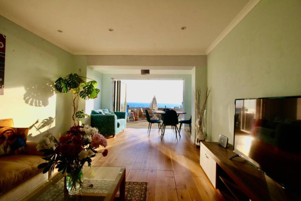 Serenity "Your Calm Seafront Retreat" By Air Premier Seaford Exteriör bild